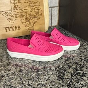 Crocs Girls CitiLane Roka Iconic Comfort Perforated Pink Boat Sneakers